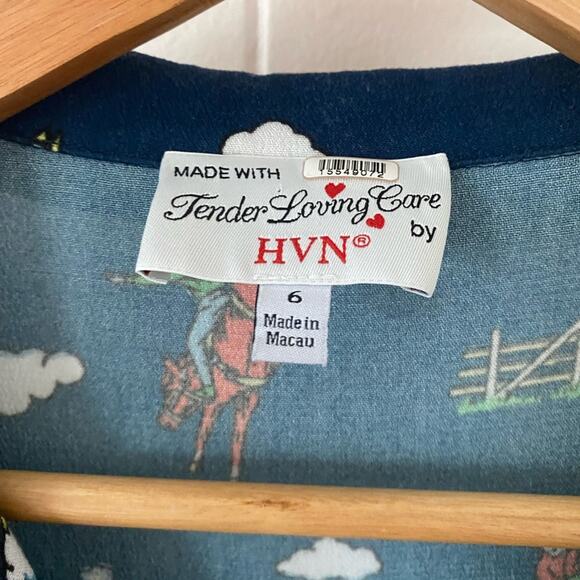 HVN Short Sleeve Gia Jumpsuit Navy Retro Cowboy Rodeo Print Size 6 Gently Used - Picture 7 of 12